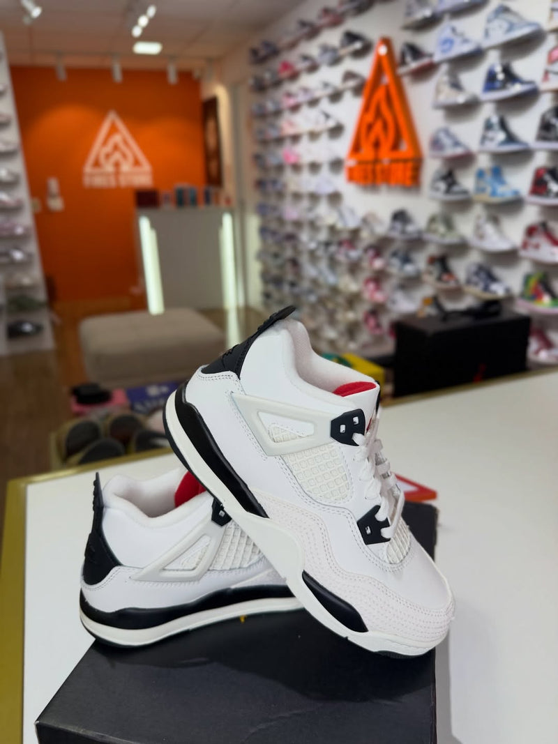 Air Jordan 4 Flight Club
