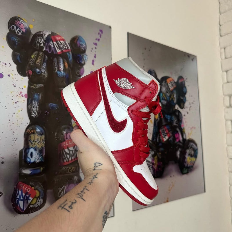 Air Jordan 1 High Varsity Red