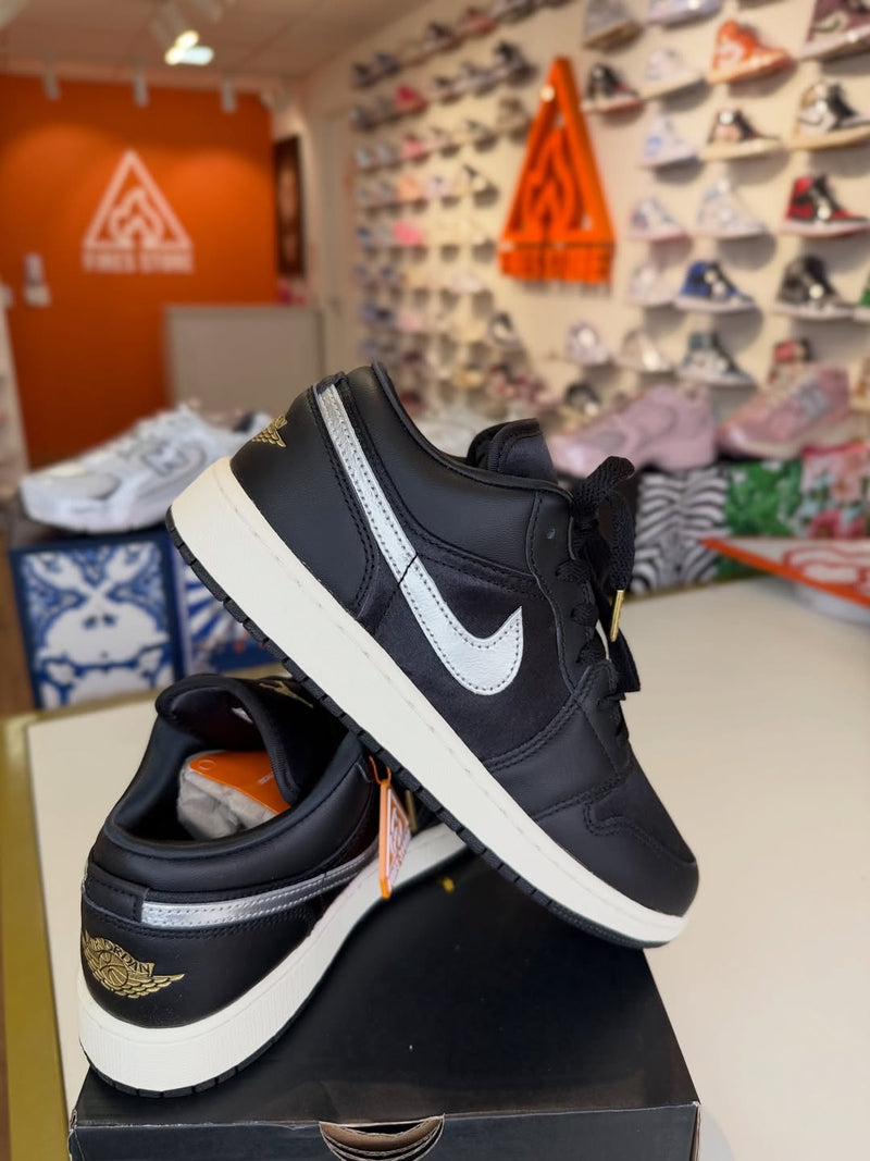 Air Jordan 1 Low Black Sail Metallic Gold Silver