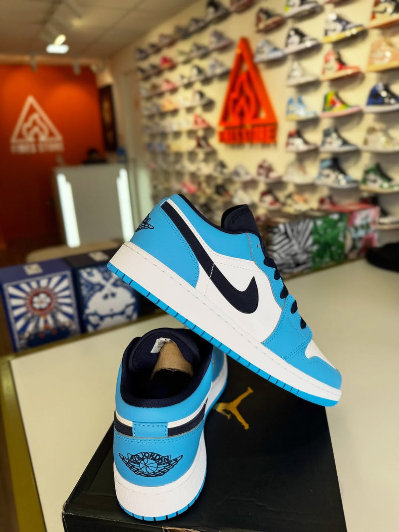 Air Jordan 1 Low UNC
