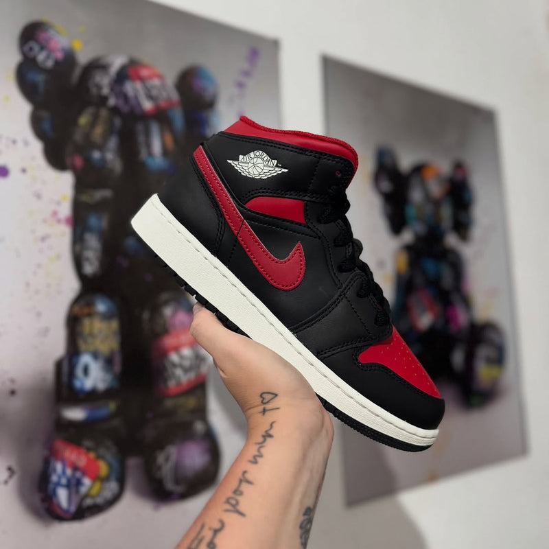 Air Jordan 1 Mid Bred Twist