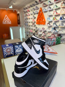 Air Jordan 1 Mid Carbon