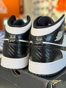 Air Jordan 1 Mid Carbon