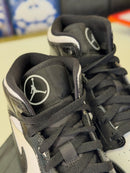 Air Jordan 1 Mid Carbon