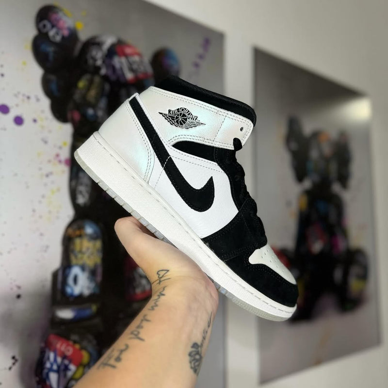 Air Jordan 1 Mid SE Diamond