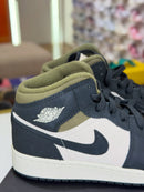 Air Jordan 1 Mid Green Grey