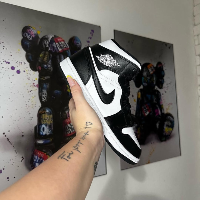 Air Jordan 1 Mid Panda