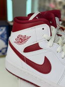 Air Jordan 1 Mid Reverse Chicago