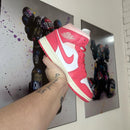 Air Jordan 1 Mid Stramberry