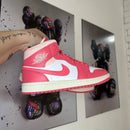 Air Jordan 1 Mid Stramberry
