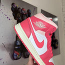 Air Jordan 1 Mid Stramberry