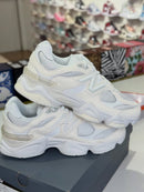 New Balance 9060 Triple White beige