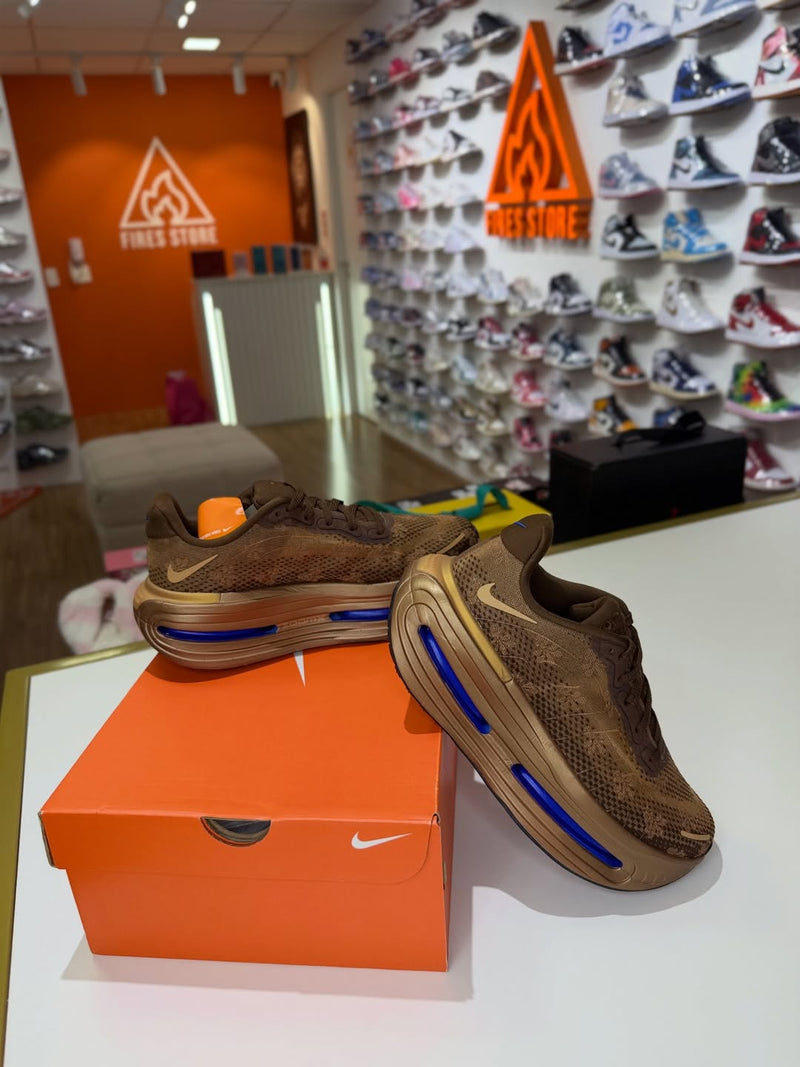 Nike Vomero Premium Flat Stout