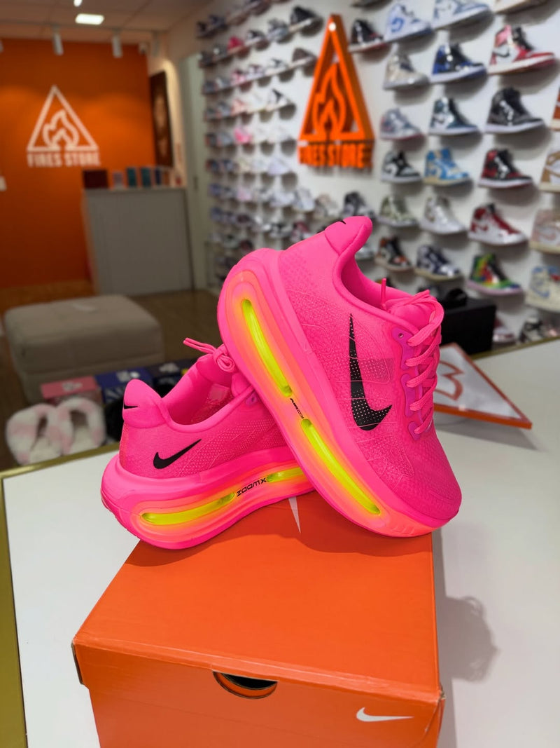 Nike Vomero Premium Hyper Pink Black