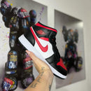 Jordan 1 Mid Very Berry